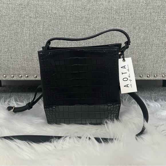 Aota Handbags - AOTA Black Croc-Embossed Women's Bag
